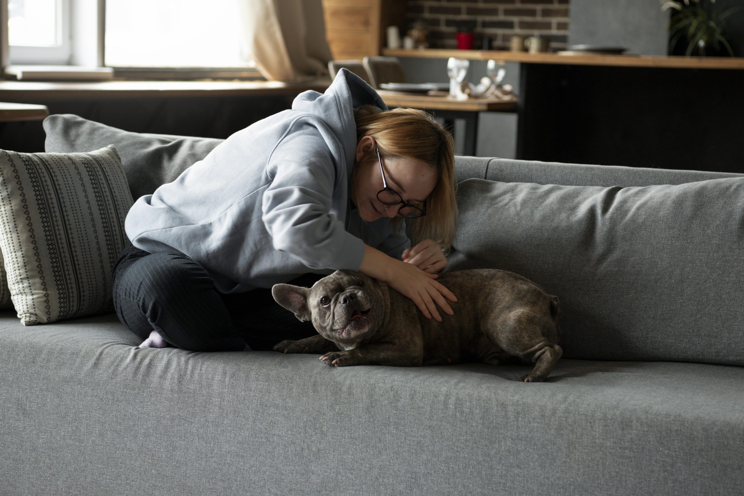 Patinhas acolhedoras: como os pets ajudam a atravessar fases difíceis