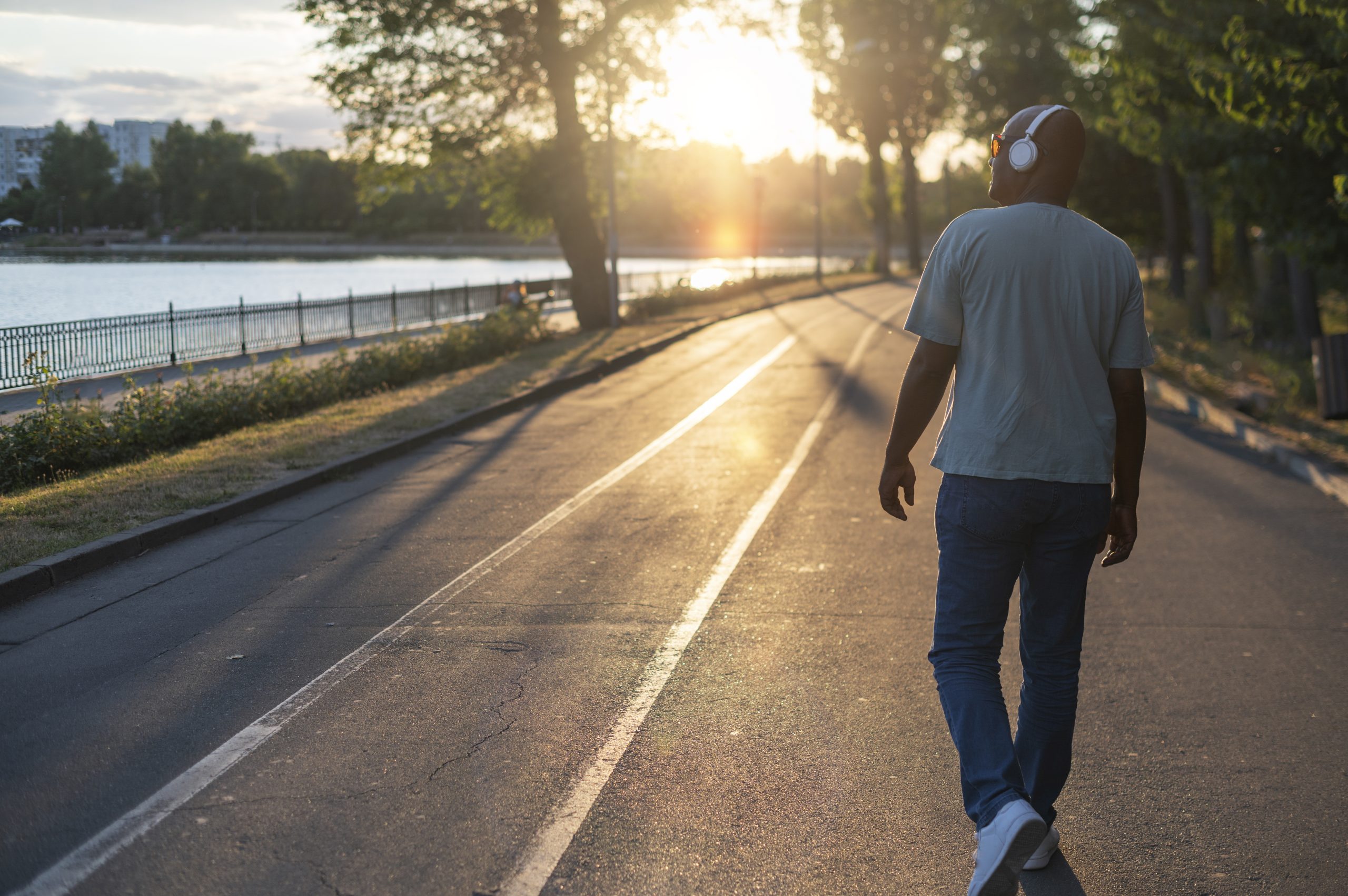O poder da caminhada leve e contemplativa, sem celular